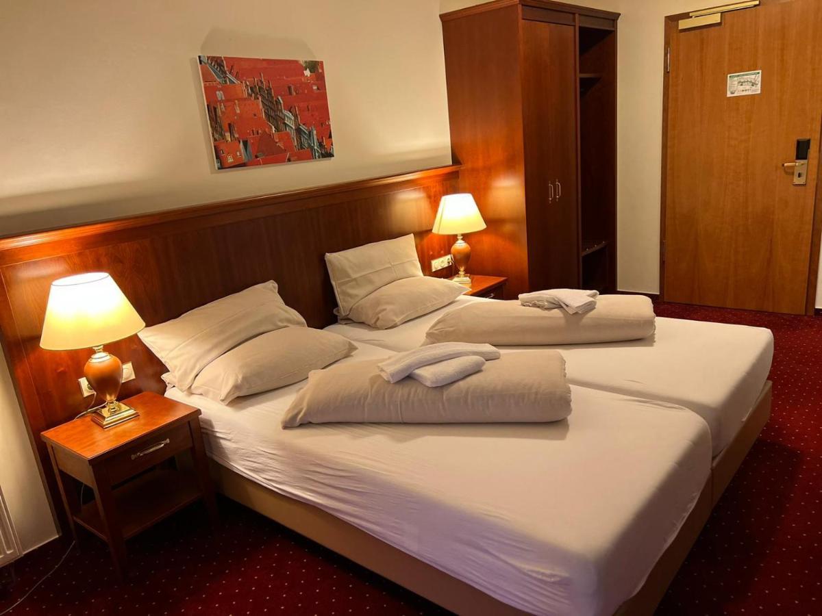 Hotel Hanseatischer Hof Любек Екстериор снимка