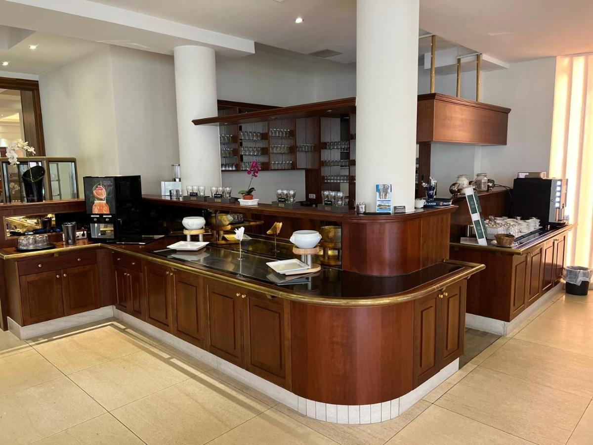 Hotel Hanseatischer Hof Любек Екстериор снимка
